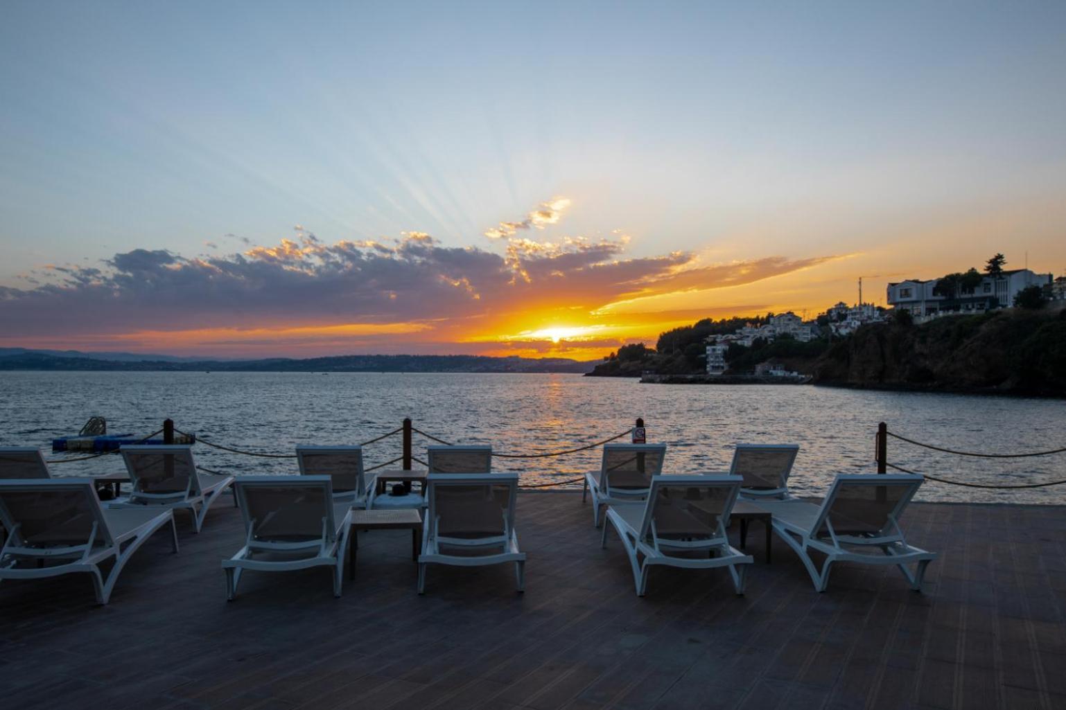 Vira Otel Suites Синоп Экстерьер фото