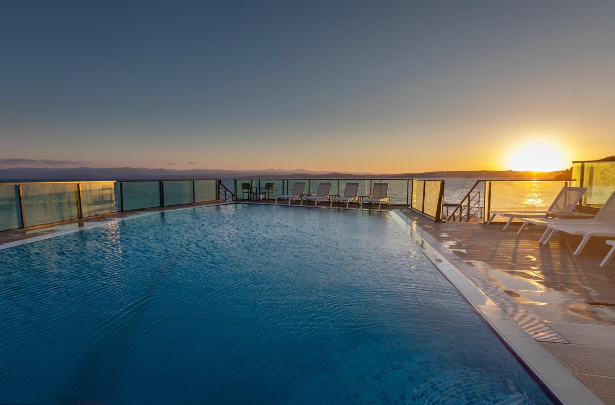 Vira Otel Suites Синоп Экстерьер фото